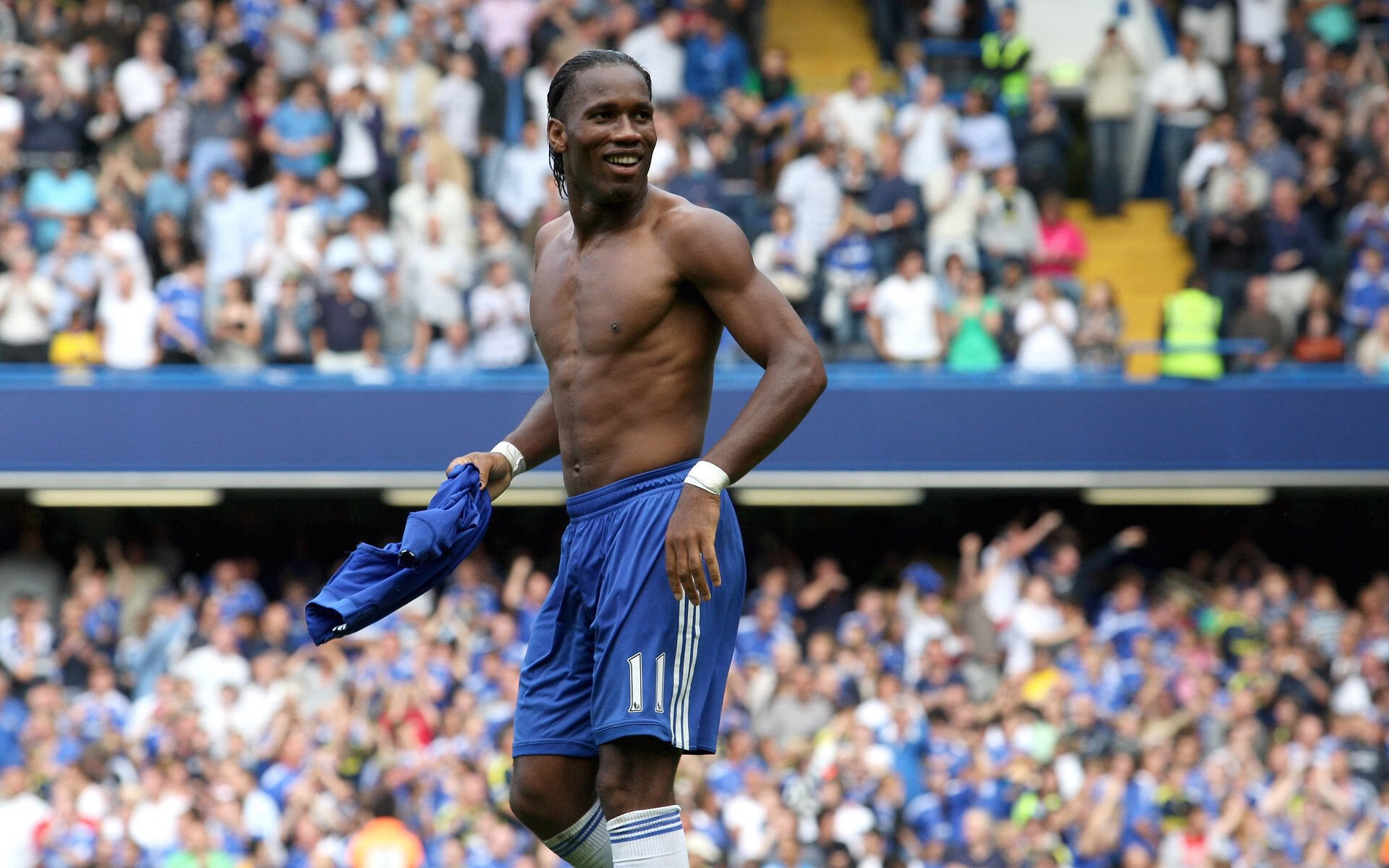 曼城再度力克对手,福登与哈兰德表现极为出色,福登和哈兰德