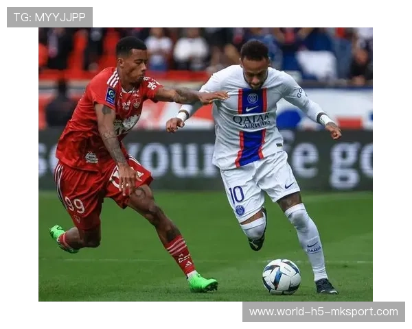 巴黎圣日耳曼边路回传训练：制造二次抢点的高频动作